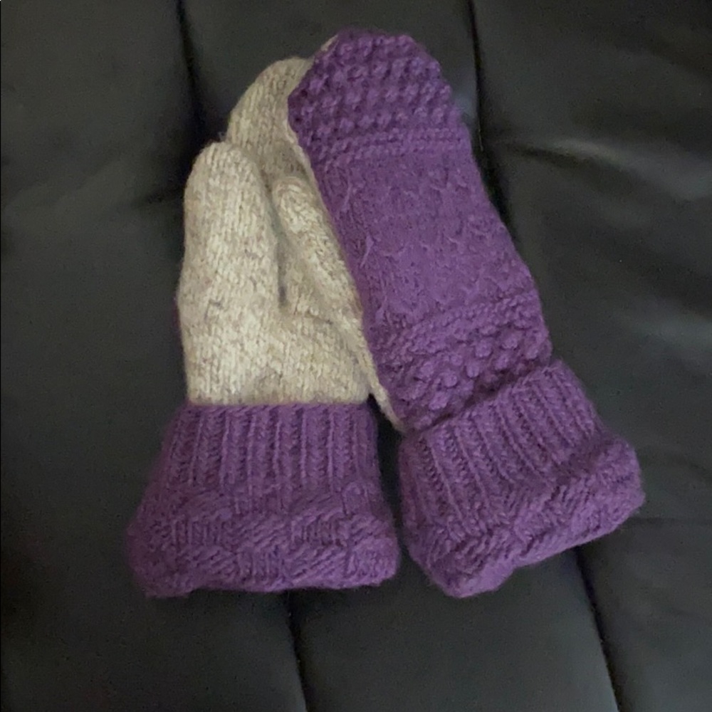 100% wool with fleece lining mittens 🧤